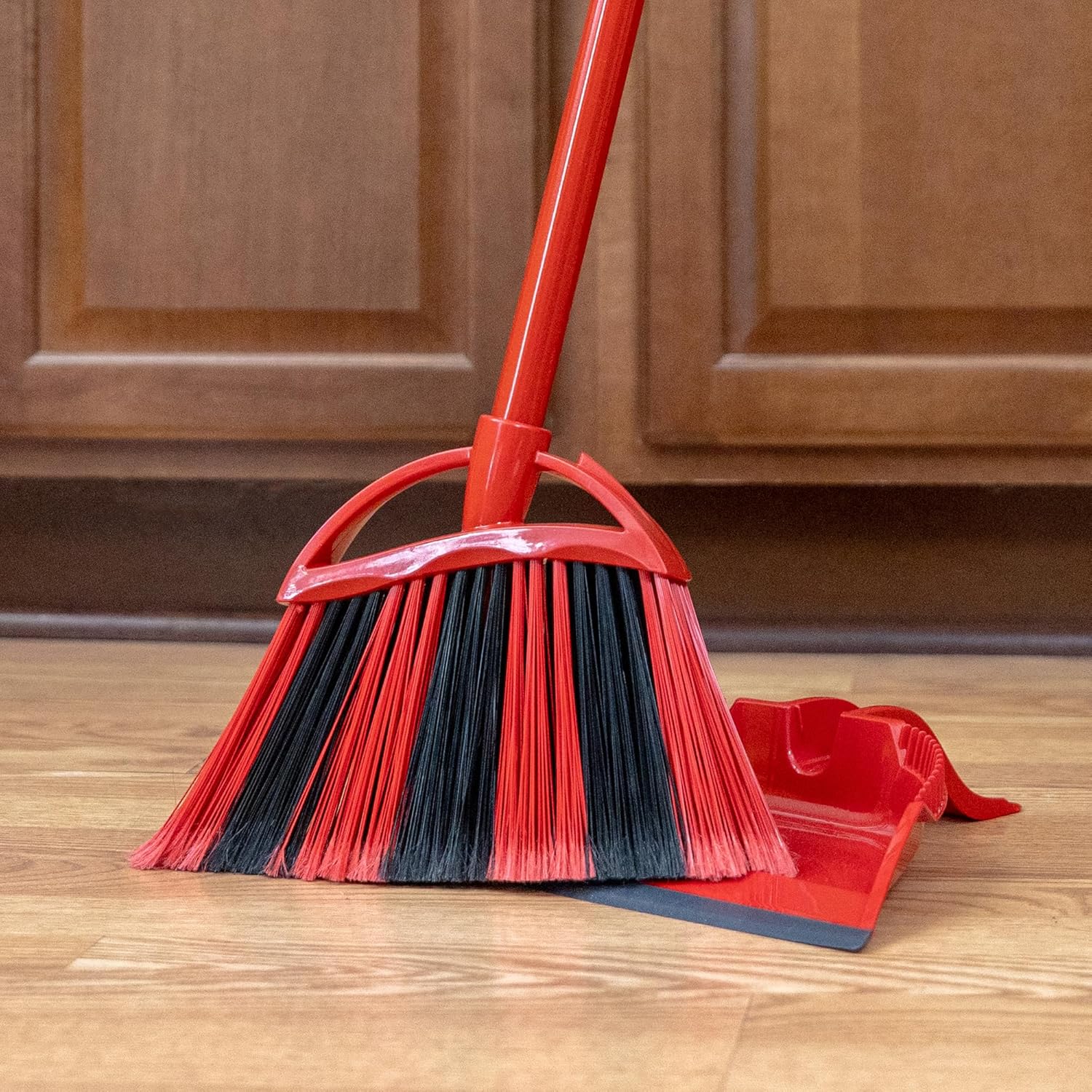 O-Cedar Sweep Broom with Step-On Dustpan | Remove 99% with One Sweep | Lightweight Quiet Cleaning Tool | Ideal for Pet Owners